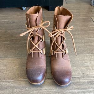 Sorel mid wedge bootie